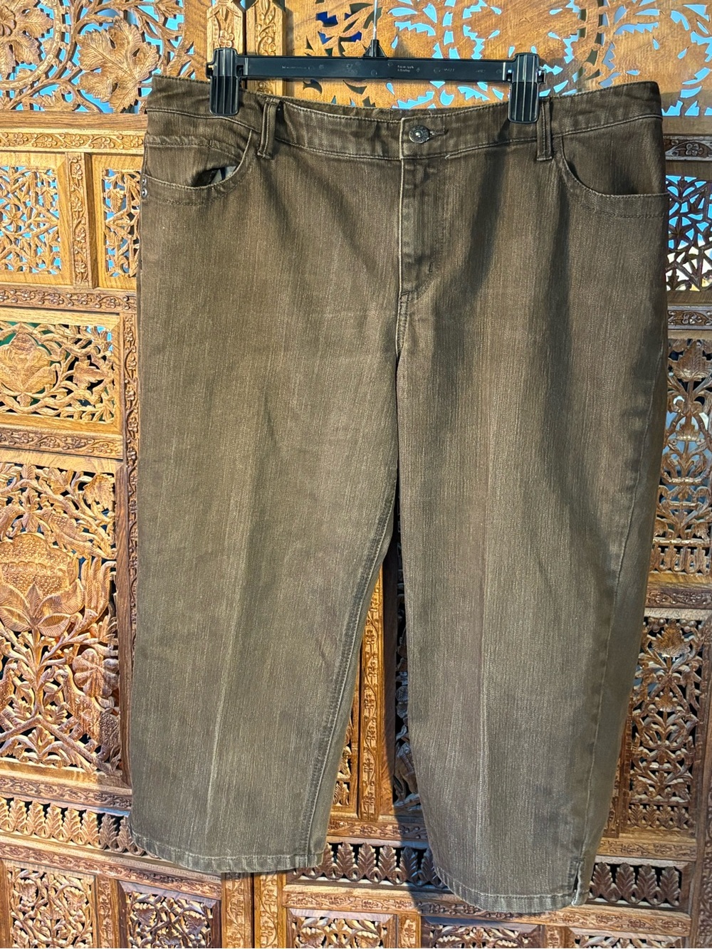 Chico's Cropped Jeans in Briwn